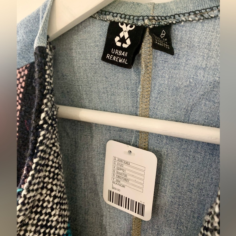 MOVING SALE | Urban Outfitters NWT Women’s Vintage Hipster Vest, Size Large - Picture 3 of 4